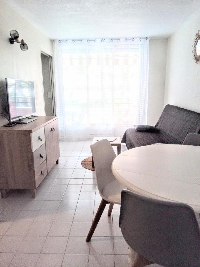 Frejus Plage, Appartement entier , piscine,parking,plage à 200m Exterior foto